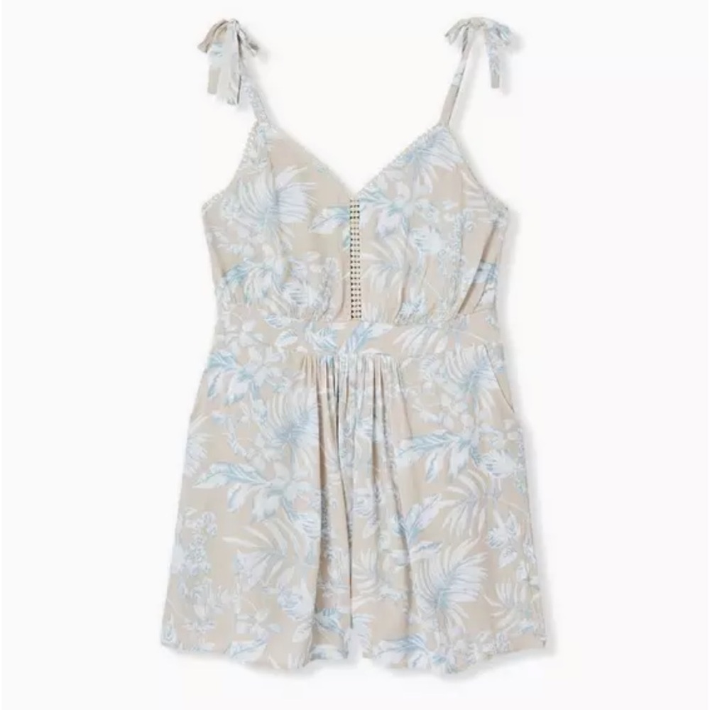Torrid‎ Floral Crinkle Romper Size 2X Shorts Plus Size Smocked Back